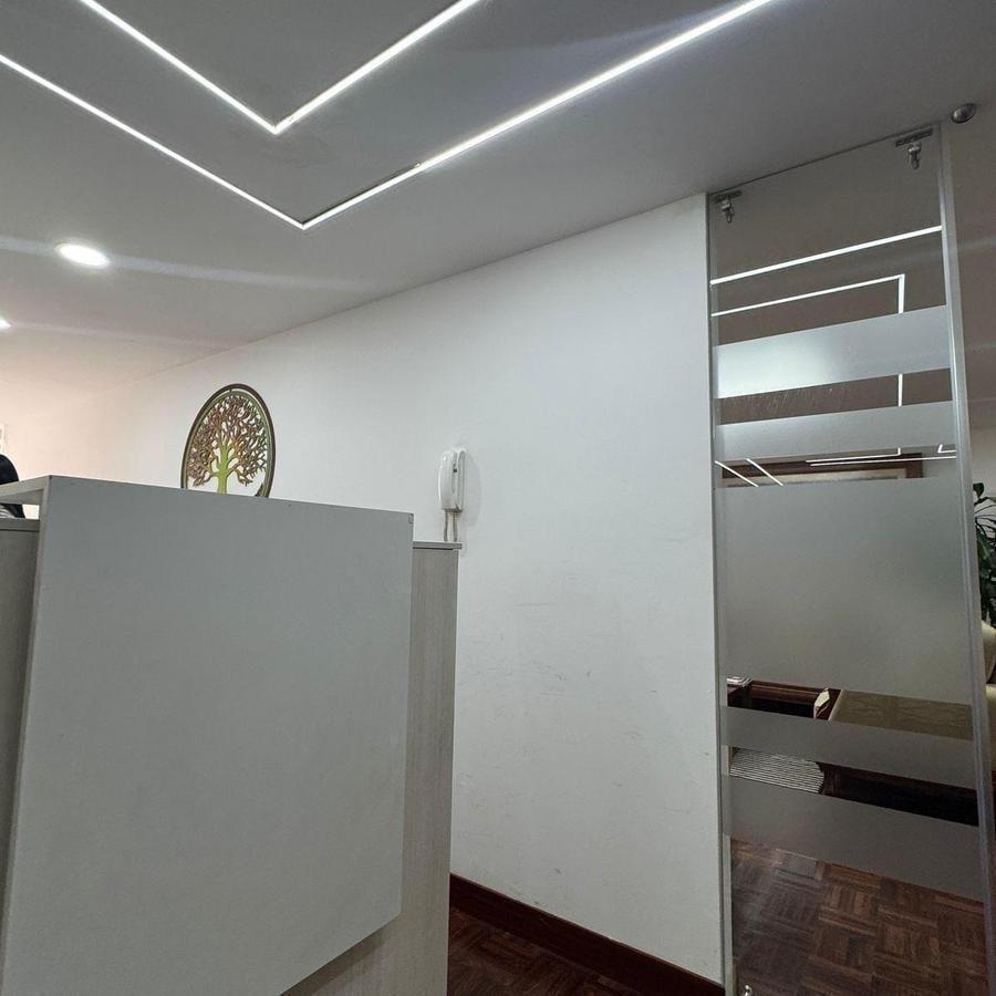 Oficina con Excelente Ubicación en Venta Sector República del Salvador