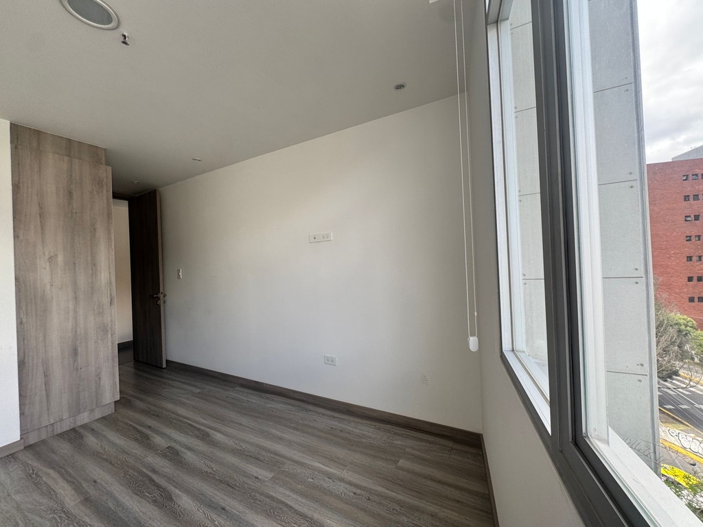 Departamento Amplio de 3 Dormitorios en Venta Sector La Coruña