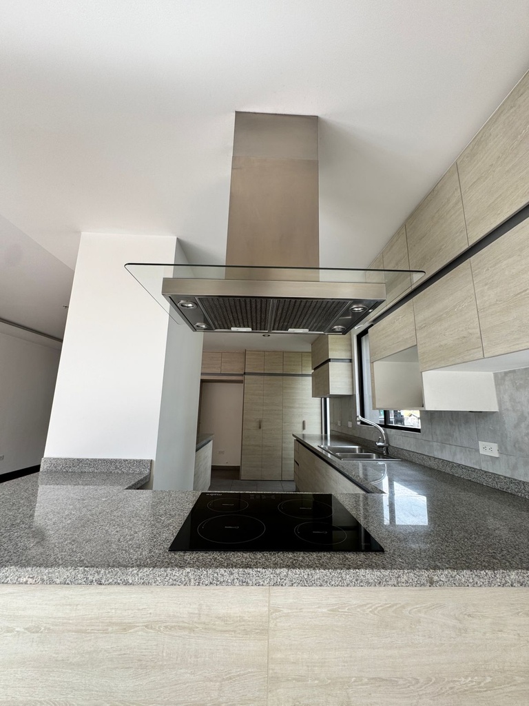  Departamento con Excelente Ubicación en Venta Sector Bellavista 