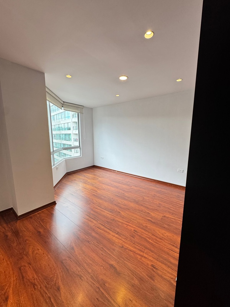 Departamento Amplio de 3 Dormitorios en Venta Sector Bosmediano