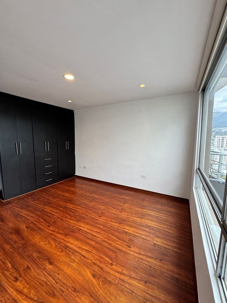 Departamento Amplio de 3 Dormitorios en Venta Sector Bosmediano