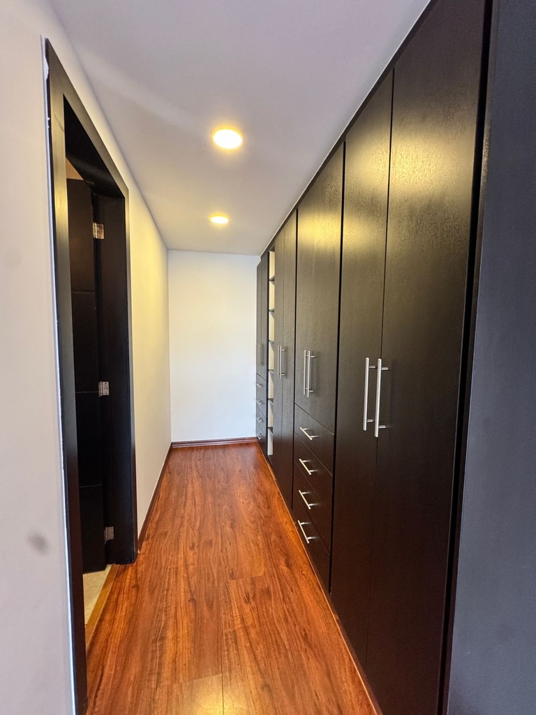 Departamento Amplio de 3 Dormitorios en Venta Sector Bosmediano
