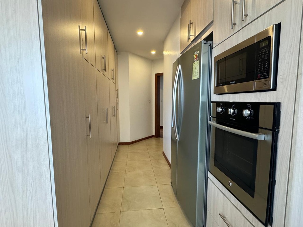 Departamento con Excelente Ubicación en Venta Sector República del Salvador