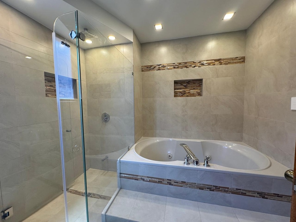 Departamento con Excelente Ubicación en Venta Sector República del Salvador