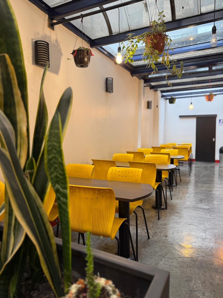 Oficina con Ubicación Estratégica en Alquiler Sector República del Salvador