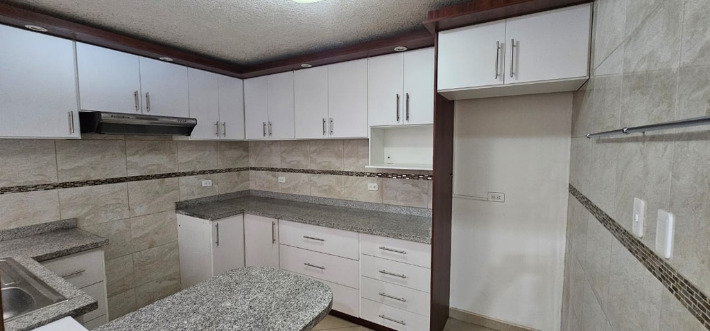 Departamento Amplio de 3 Dormitorios en Alquiler Sector Real Audiencia