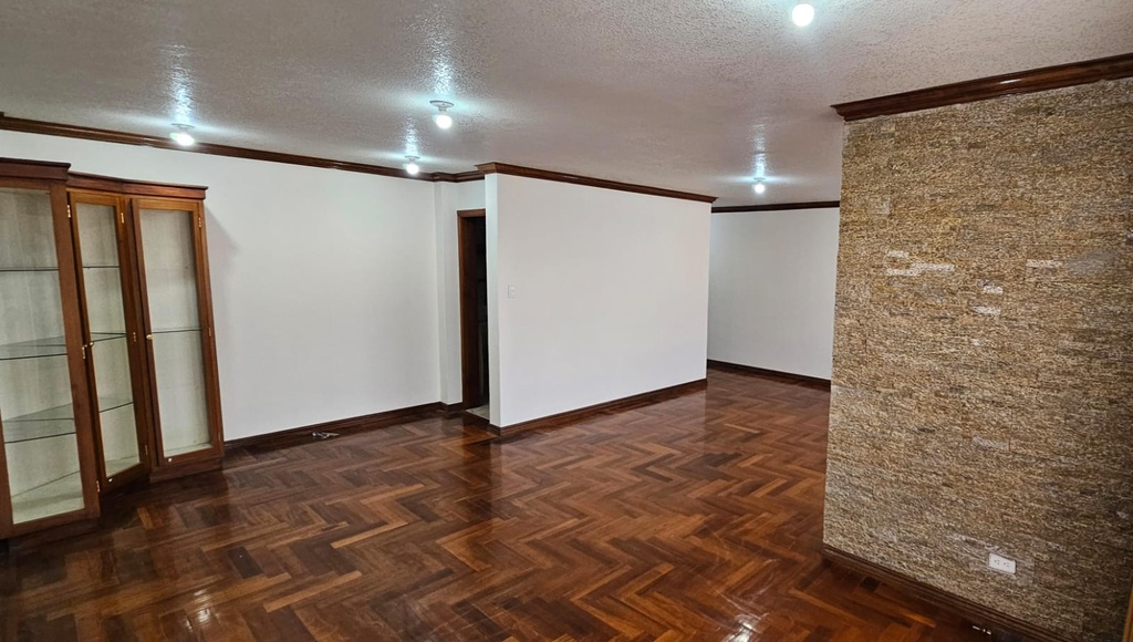 Departamento Amplio de 3 Dormitorios en Alquiler Sector Real Audiencia