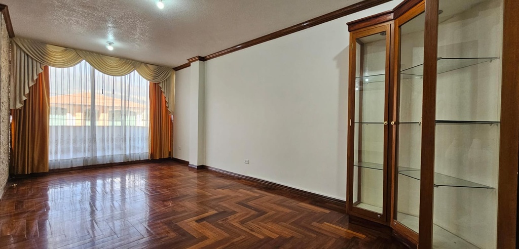 Departamento Amplio de 3 Dormitorios en Alquiler Sector Real Audiencia