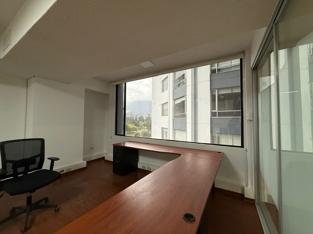 Oficina con Ubicación Estratégica en Alquiler Sector República del Salvador