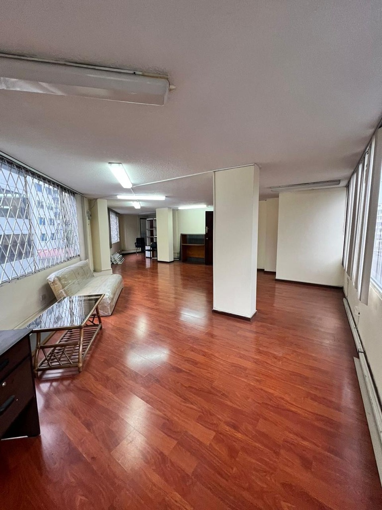 Oficina con Ubicación Estratégica en Alquiler Sector La Pradera 