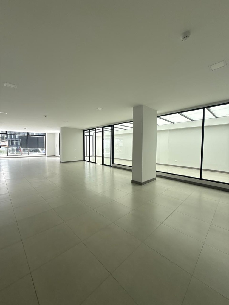 Local con Ubicación Estratégica en Alquiler Sector El Batán