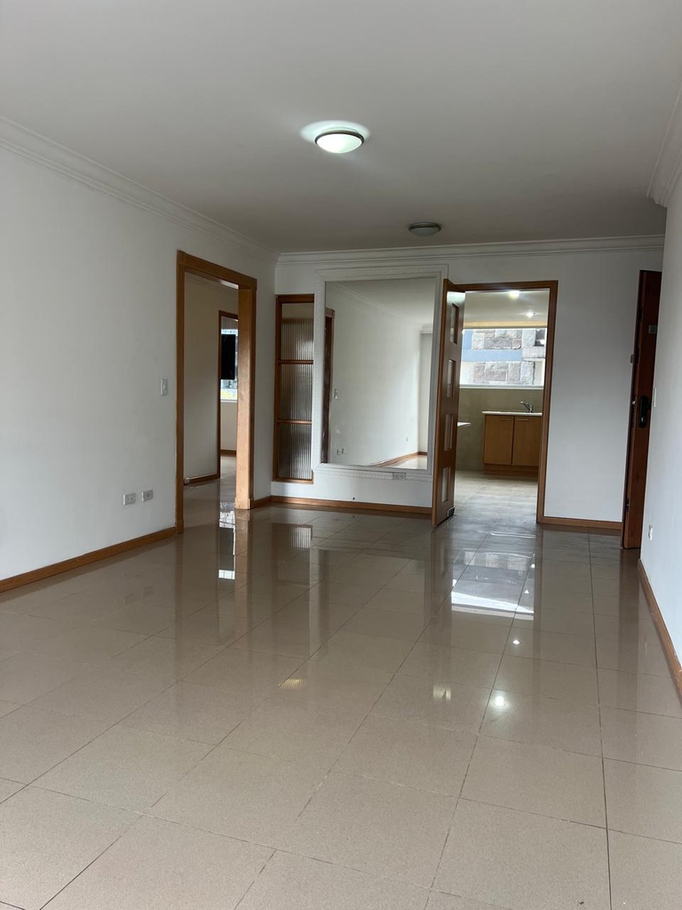 Departamento con Excelente Ubicación en Alquiler Sector La Carolina