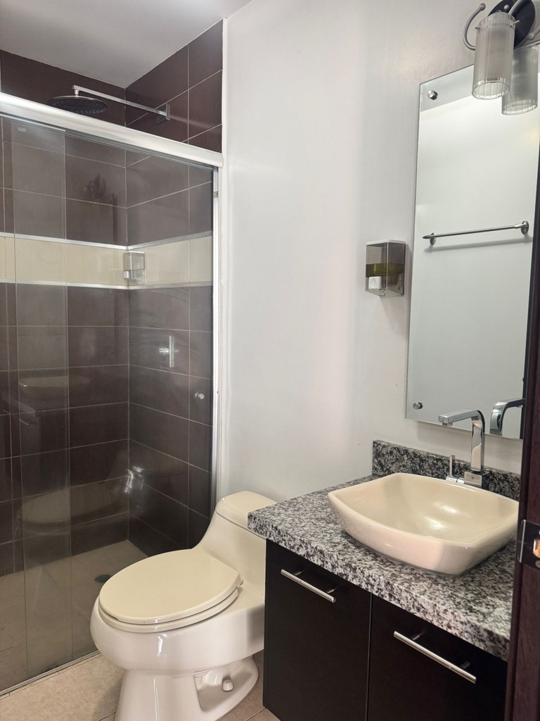 Departamento con Excelente Ubicación en Venta Sector República del Salvador