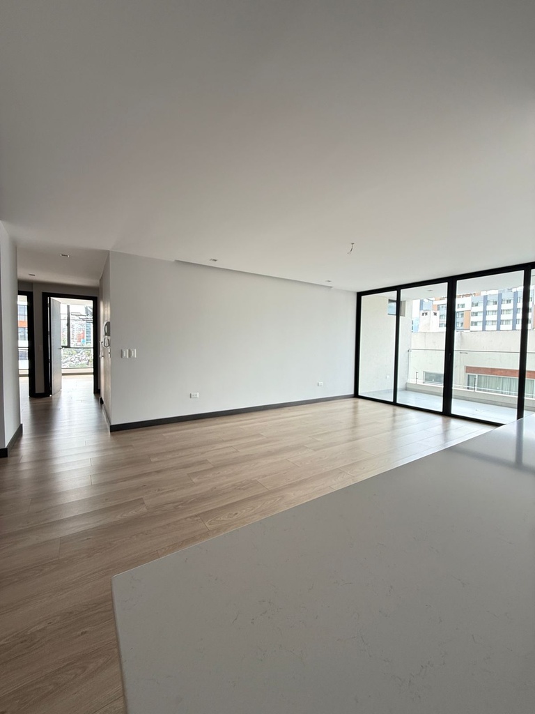 Departamento con Hermosa Vista en Alquiler Sector El Batán 