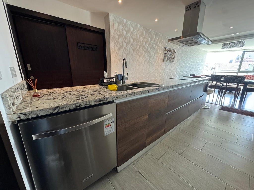  Departamento Amplio de 2 Dormitorios en Alquiler Sector Bosmediano