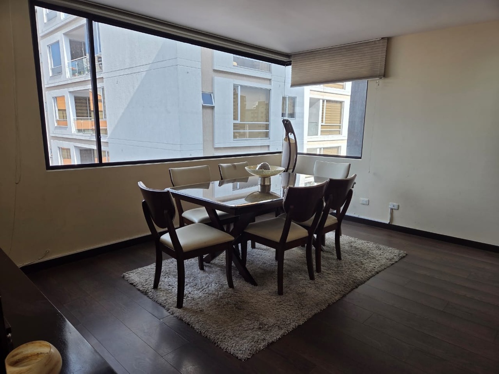 Departamento de 3 Dormitorios con Ubicación Estratégica en Alquiler Sector La Carolina 