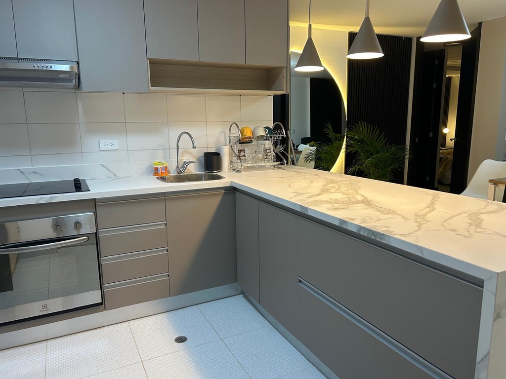 Departamento Moderno de 3 Dormitorios en Venta Sector La Carolina