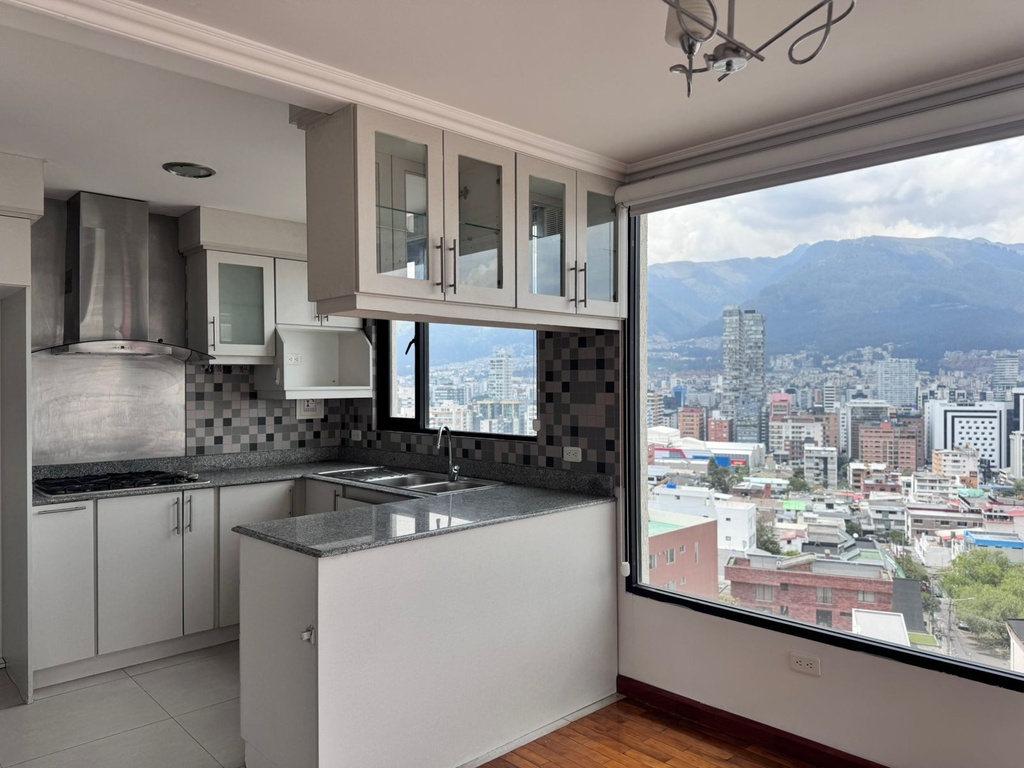 Departamento con Excelente Ubicación en Alquiler Sector El Batán