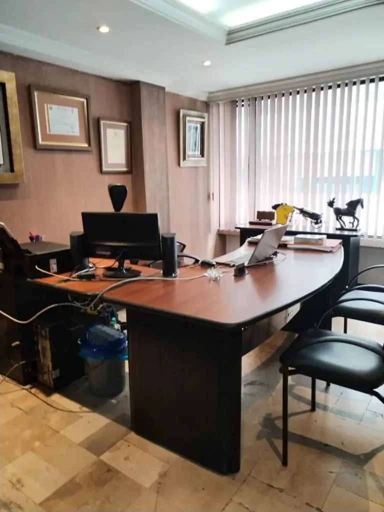 Oficina con Ubicación Estratégica Sector La Carolina