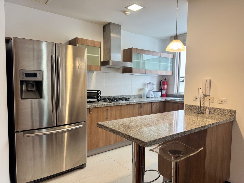 Departamento con Excelente Ubicación en Alquiler Sector República del Salvador  