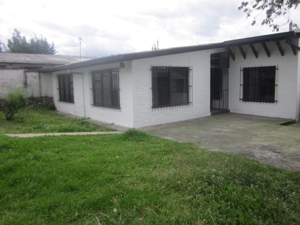 Casa con Ubicación Estratégica en Alquiler Sector La Gasca a 5 Cuadras de la Avenida América