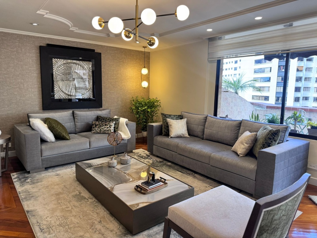 Departamento de 3 Dormitorios en Venta en el Sector Quito Tenis