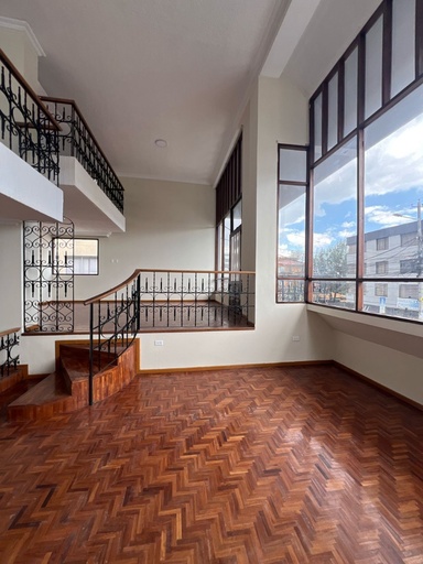 [Casa Comercial América - RC] Casa Comercial en Alquiler Sector Rumipamba
