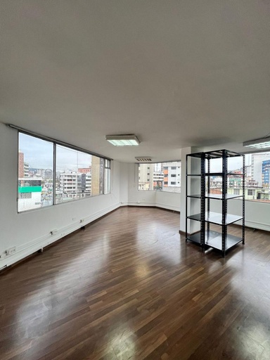 [Salazar -RC] Oficina con Ubicación Estratégica en Alquiler Sector La Pradera   